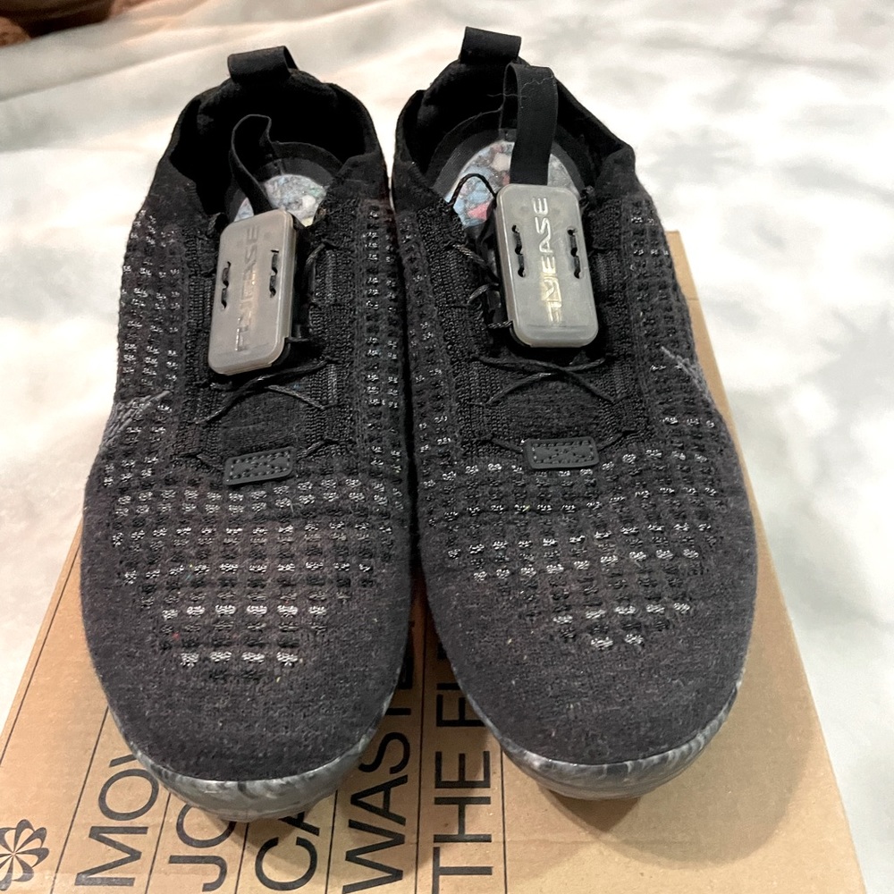 Black Nike  “LOCK” Vapomax